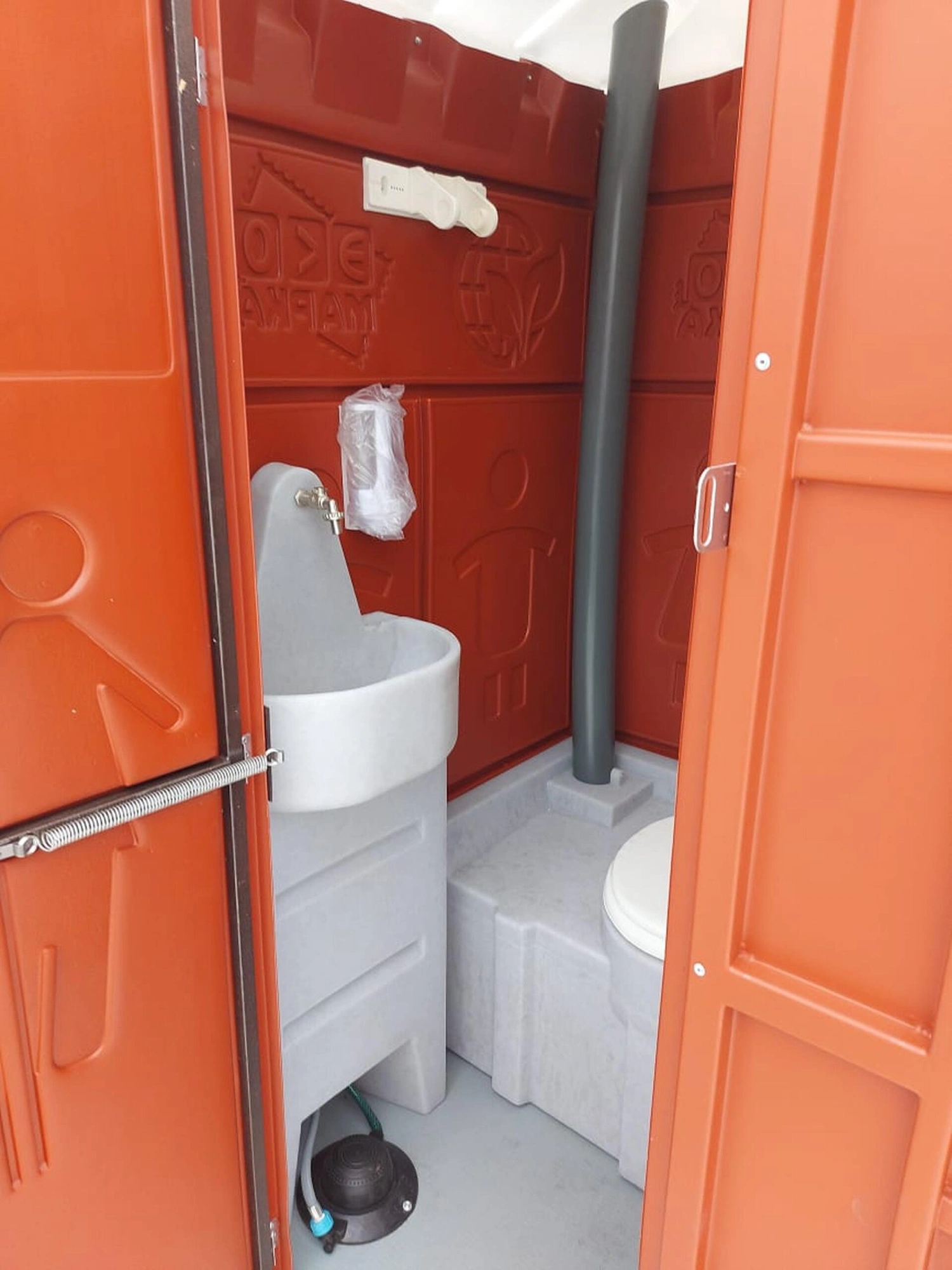 Туалетная кабина «Стандарт КК Люкс» с пластиковым поддоном 